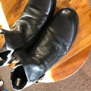 Officine Creative Ankle Chelsea Boots Black Leathe